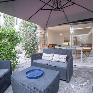 https://villa-loasis-a-80-m-du-bord-de-mer-et-plage.fr-provencehotel.com