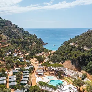 https://camping-cala-pola.catalonia-hotels.com